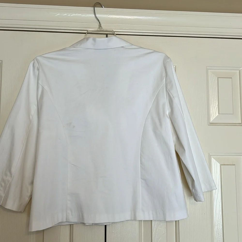 White classy jacket - Picture 5 of 8
